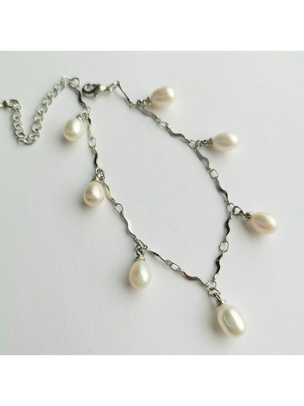 White freshwater pearl droplet bracelet
